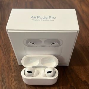 Apple AirPods Pro (1st Generation)